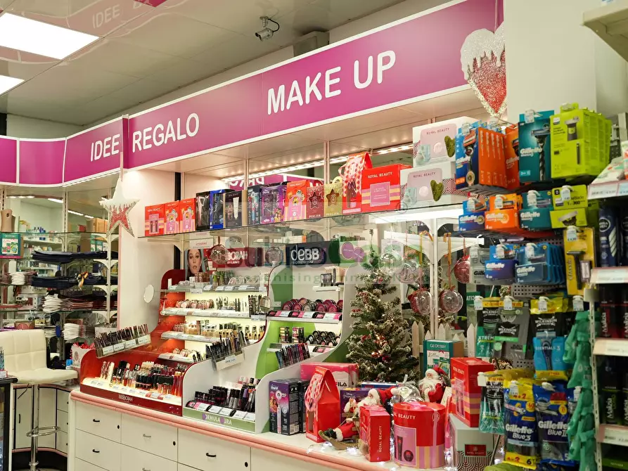 Immagine 24 di Attività commerciale in vendita  in Via Dei Latini a Roseto Degli Abruzzi