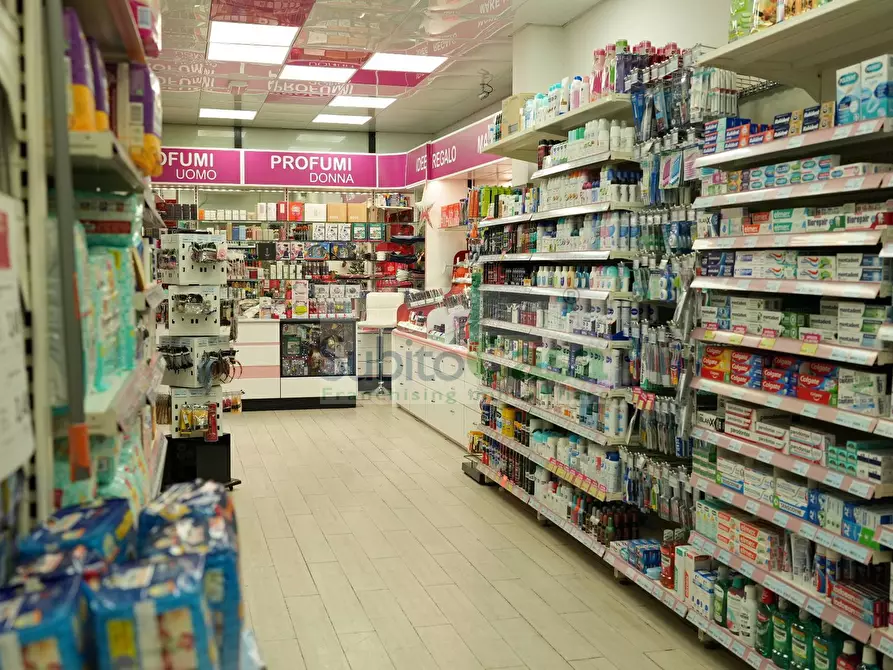 Immagine 26 di Attività commerciale in vendita  in Via Dei Latini a Roseto Degli Abruzzi