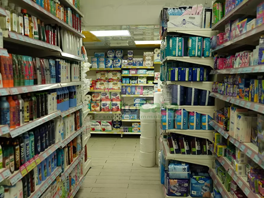 Immagine 21 di Attività commerciale in vendita  in Via Dei Latini a Roseto Degli Abruzzi