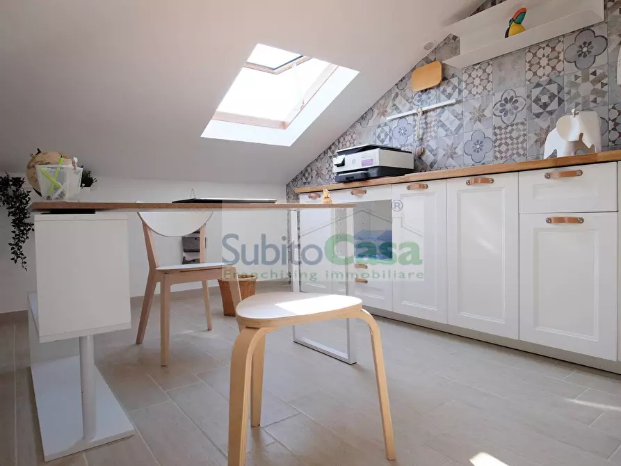 Immagine 11 di Ufficio in affitto  in Via Dei Vestini 250 a Chieti