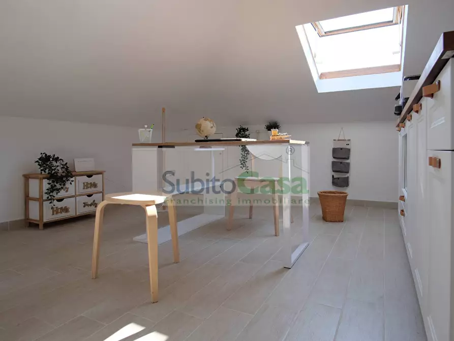 Immagine 5 di Appartamento in vendita  in Via  Dei Vestini 186 a Chieti