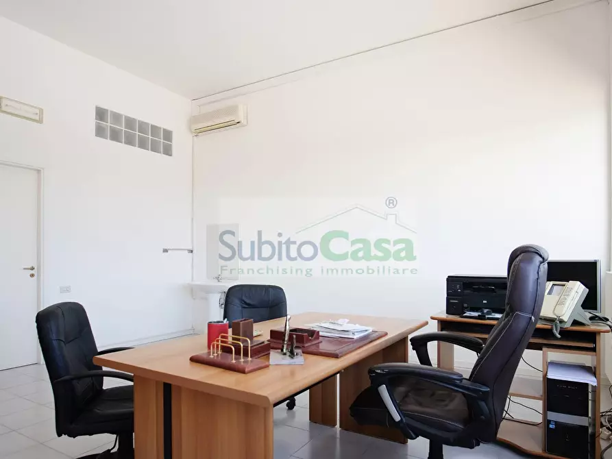 Immagine 3 di Ufficio in vendita  in Via Giuseppe Verdi a Chieti