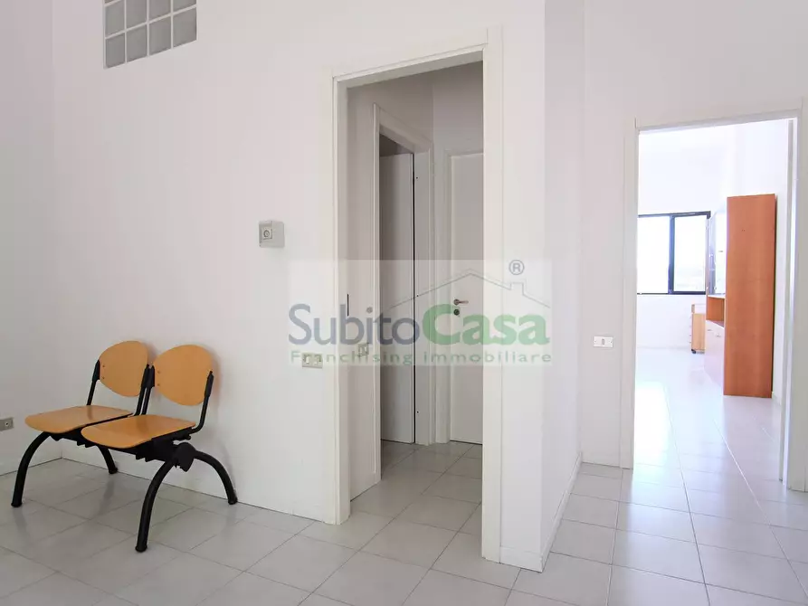 Immagine 12 di Ufficio in vendita  in Via Giuseppe Verdi a Chieti