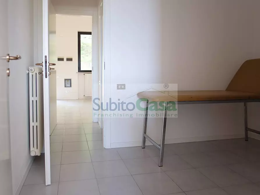 Immagine 14 di Ufficio in vendita  in Via Giuseppe Verdi a Chieti