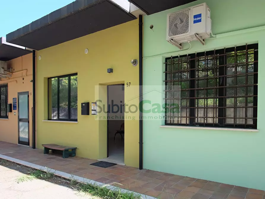 Immagine 17 di Ufficio in vendita  in Via Giuseppe Verdi a Chieti