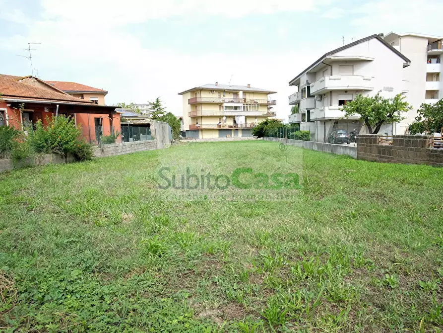 Immagine 2 di Terreno residenziale in vendita  in Via Roma a Paglieta