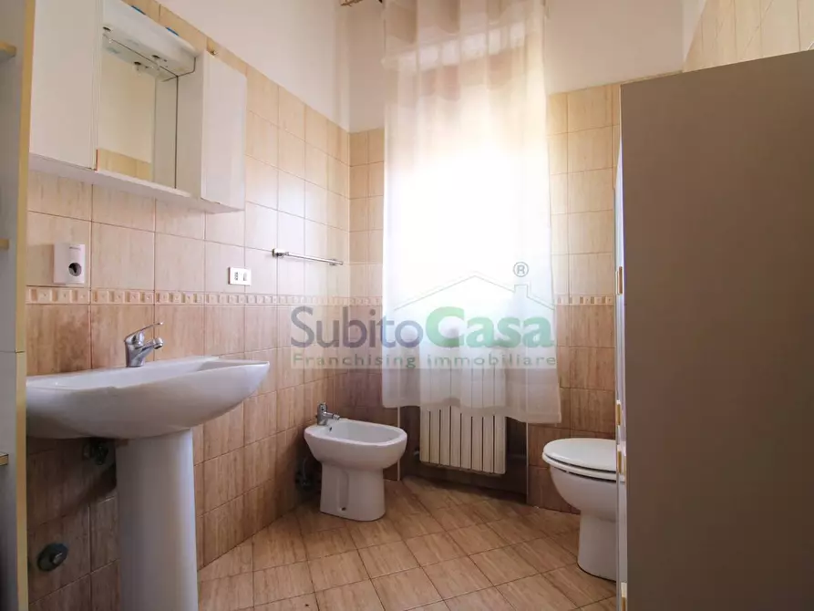 Immagine 12 di Casa semindipendente in affitto  in Viale Unità D'Italia 171 a Chieti