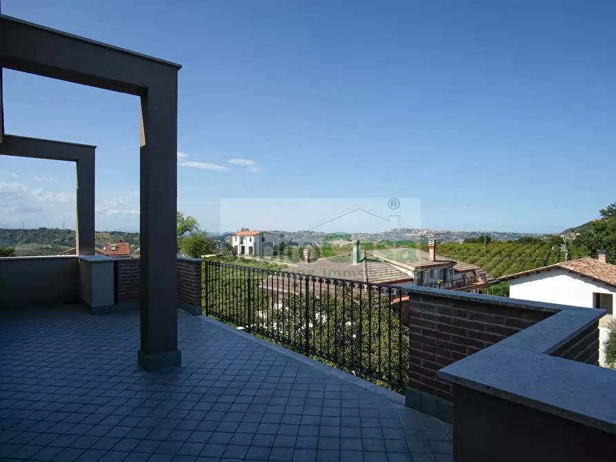 Immagine 33 di Appartamento in vendita  in Contrada Cese a Bucchianico