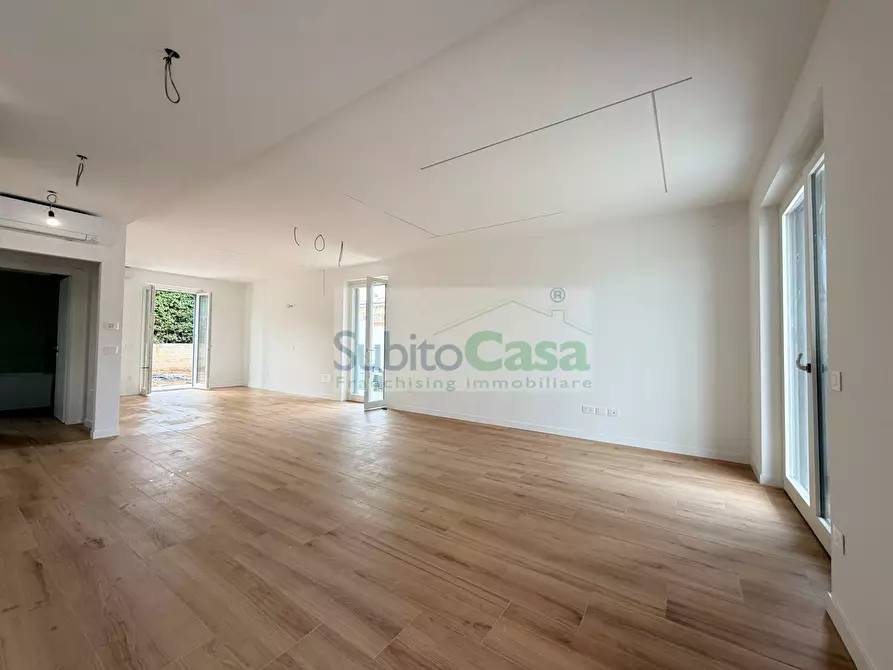 Immagine 6 di Villetta a schiera in vendita  in Via Degli Orti a Abbateggio