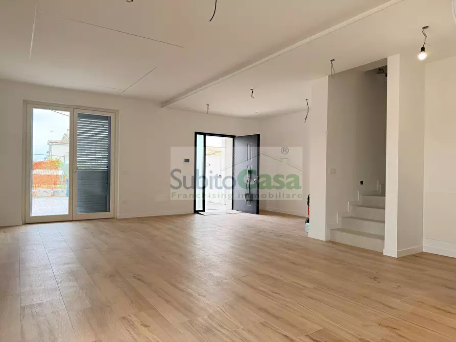 Immagine 7 di Villetta a schiera in vendita  in Via Degli Orti a Abbateggio