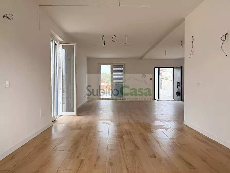 Immagine 4 di Villetta a schiera in vendita  in Via Degli Orti a Abbateggio