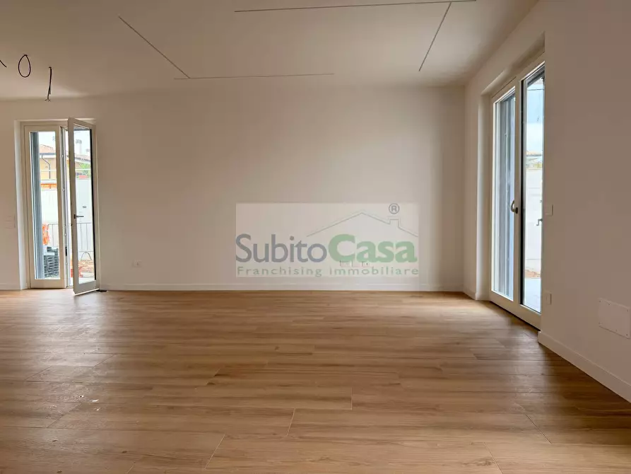 Immagine 9 di Villetta a schiera in vendita  in Via Degli Orti a Abbateggio