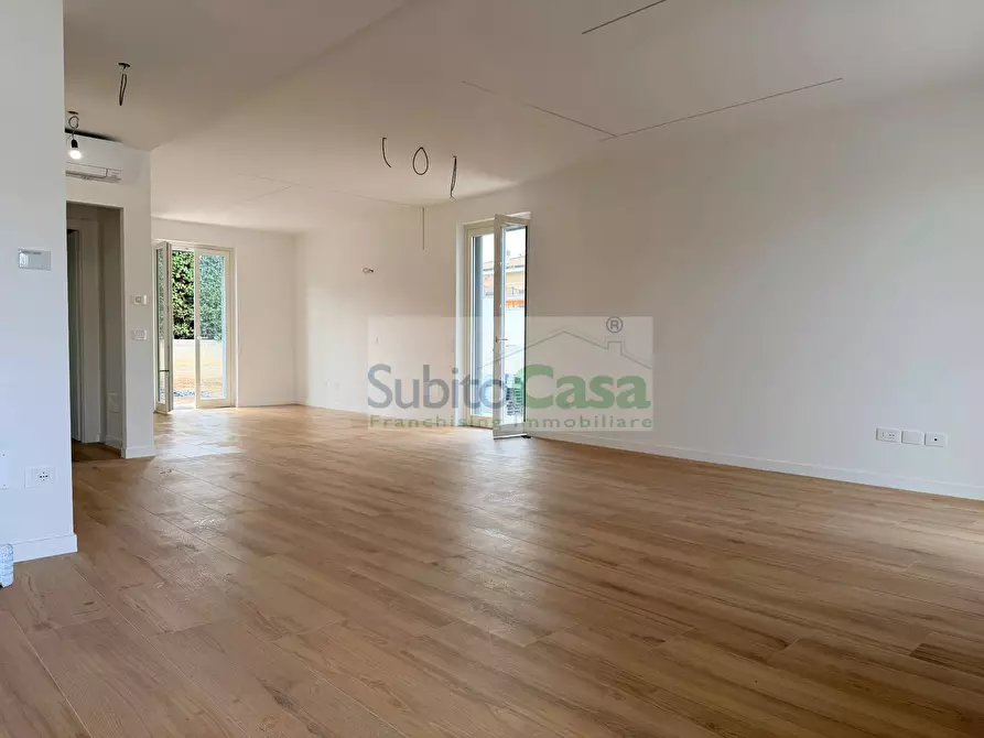 Immagine 2 di Villetta a schiera in vendita  in Via Degli Orti a Abbateggio