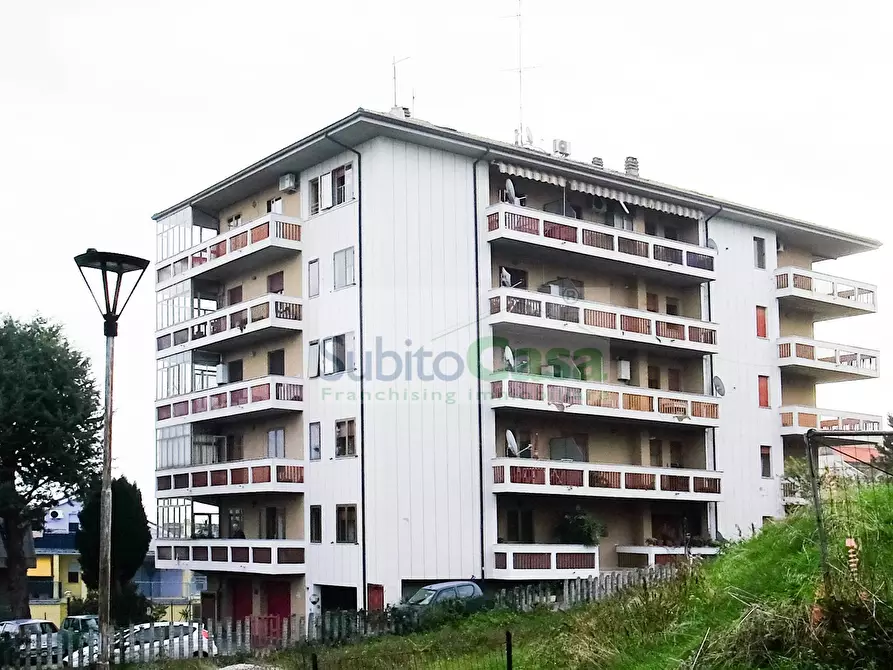 Immagine 38 di Attico in vendita  in Via Dei Peligni 30 a Chieti