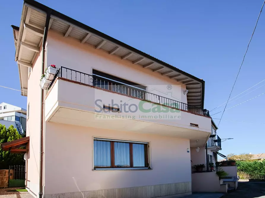 Immagine 3 di Casa indipendente in vendita  in Via Beniamino Costantini 15 a Chieti