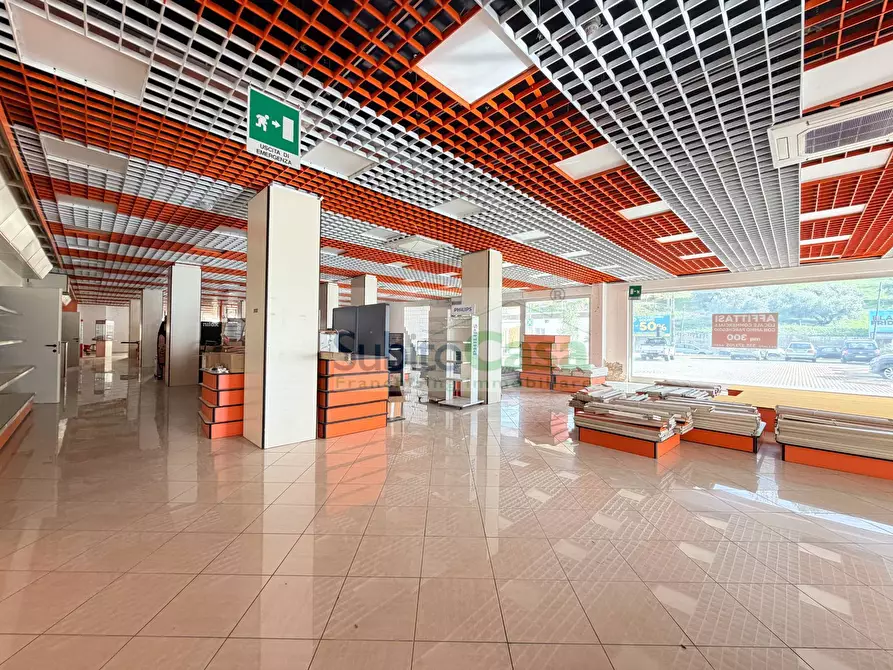 Immagine 2 di Locale commerciale in affitto  in via pietro nenni 216 a Paglieta