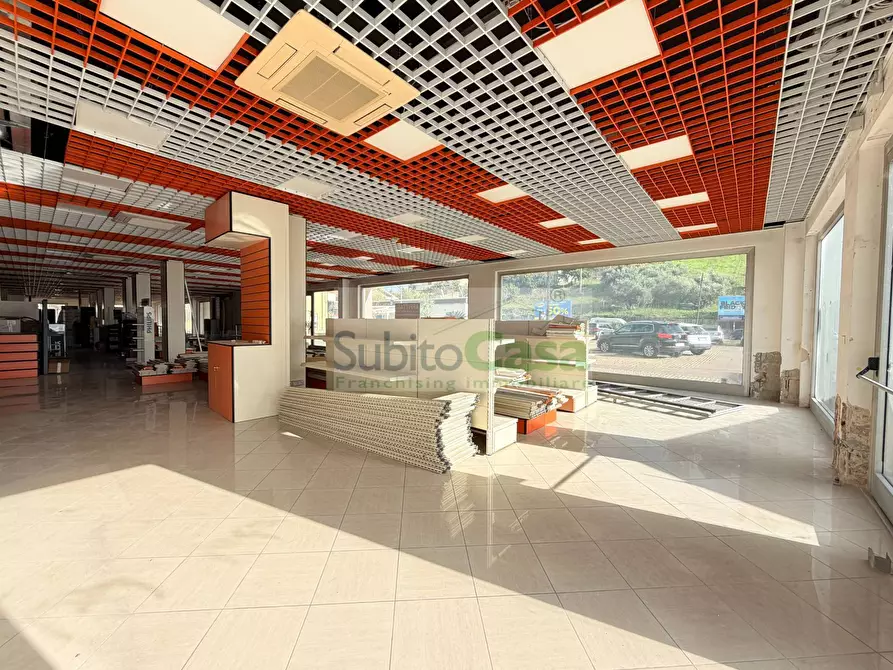 Immagine 4 di Locale commerciale in affitto  in via pietro nenni 216 a Paglieta