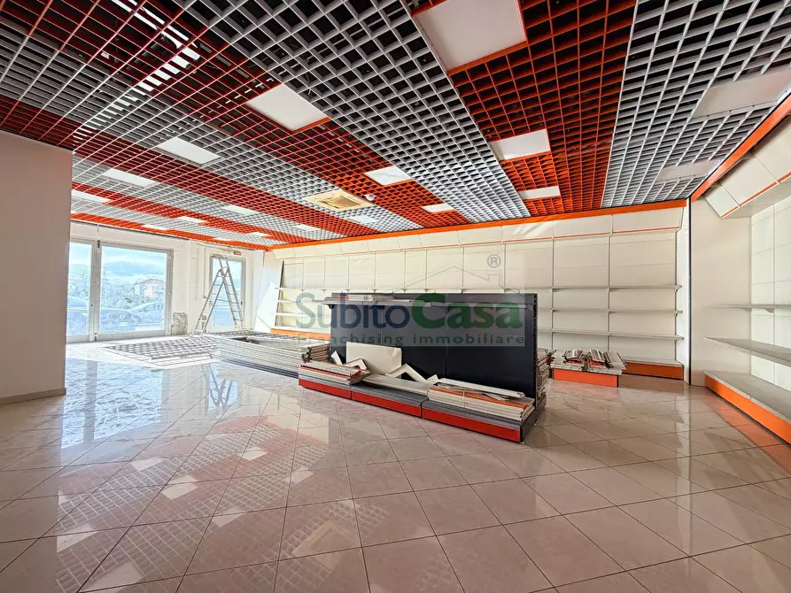 Immagine 6 di Locale commerciale in affitto  in via pietro nenni 216 a Paglieta