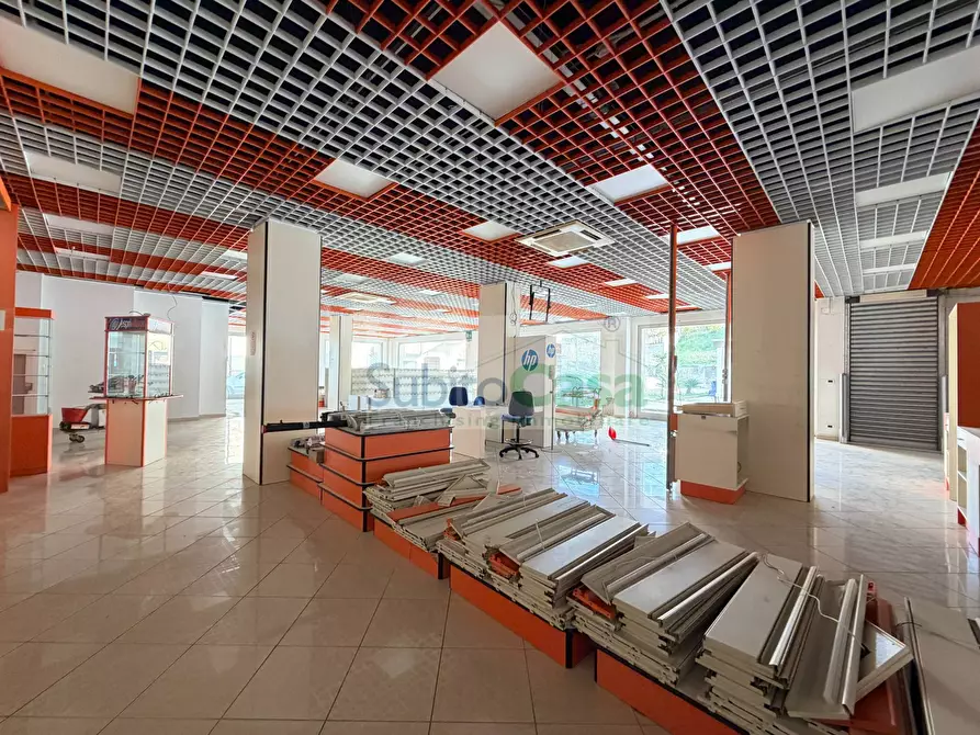 Immagine 9 di Locale commerciale in affitto  in via pietro nenni 216 a Paglieta