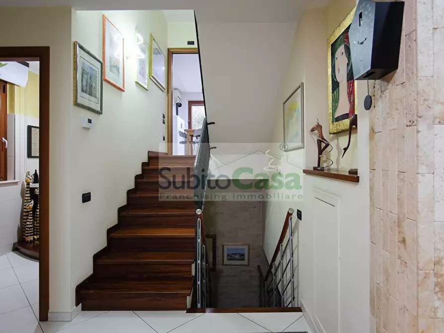 Immagine 9 di Villa in vendita  in Via Bellini a Chieti