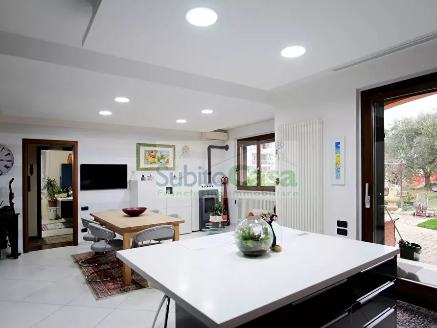 Immagine 11 di Villa in vendita  in Via Bellini a Chieti