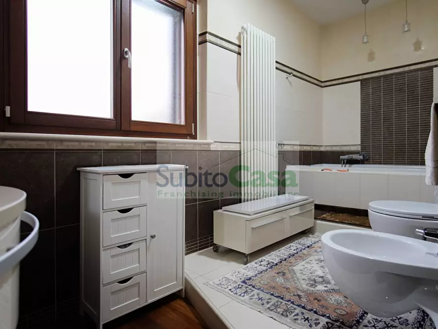 Immagine 23 di Villa in vendita  in Via Bellini a Chieti