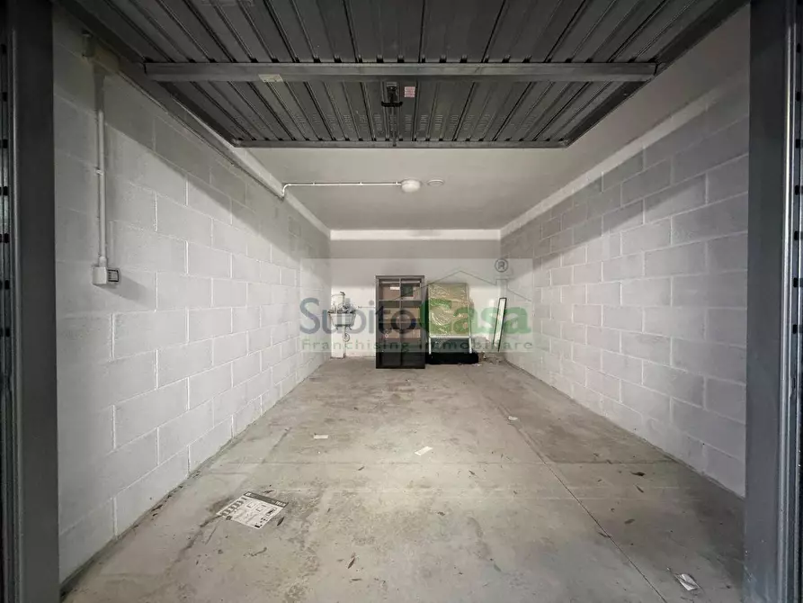 Immagine 3 di Box auto in affitto  a Chieti