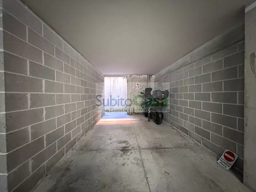 Immagine 6 di Box auto in affitto  a Chieti