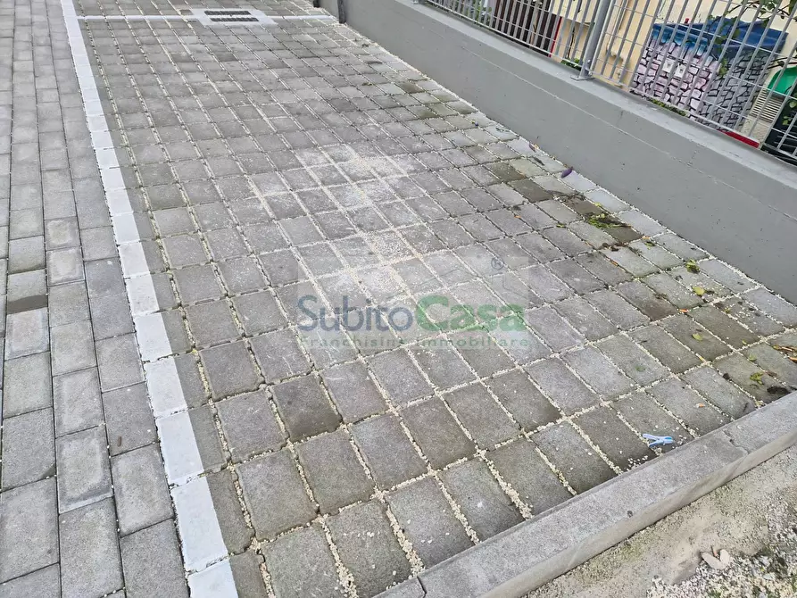 Immagine 2 di Box auto in affitto  in Via Meneghini 25 a Chieti