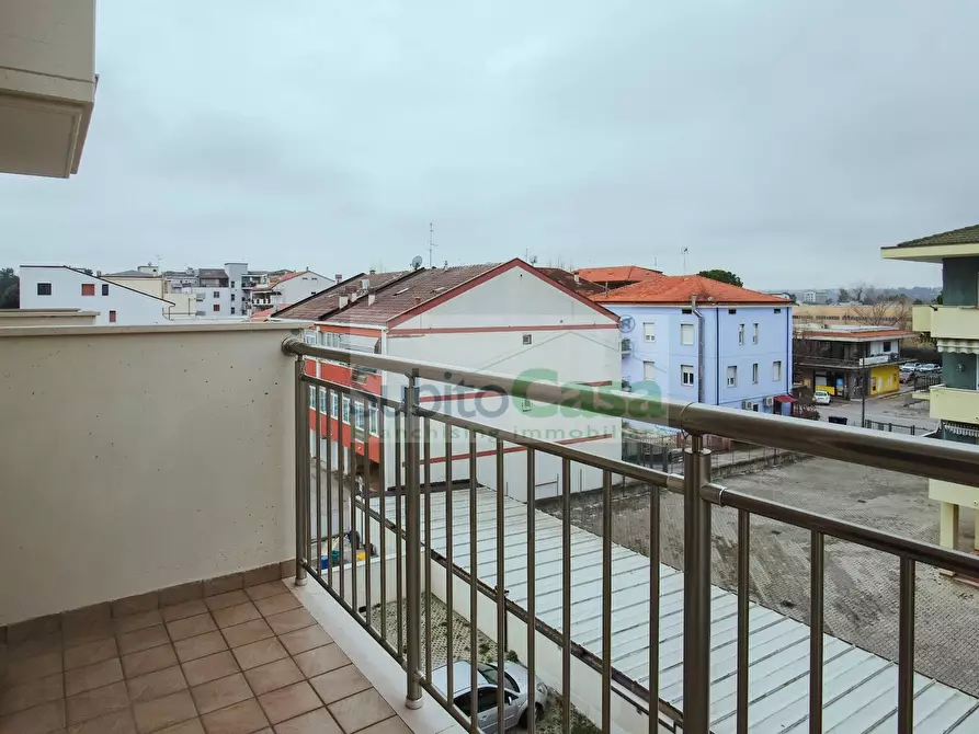 Immagine 19 di Appartamento in vendita  in Via Francesco Paolo Tosti 9 a Chieti