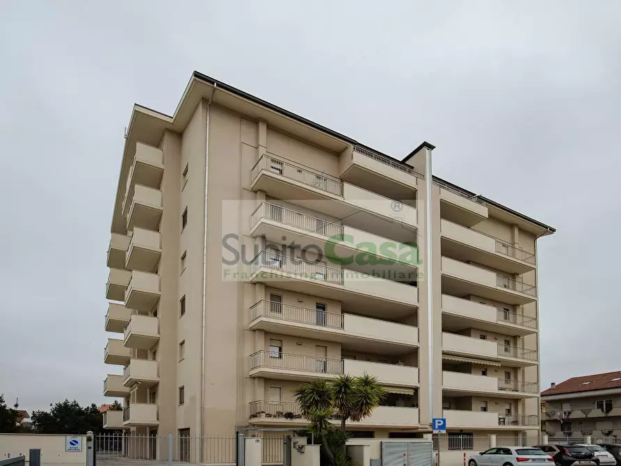 Immagine 30 di Appartamento in vendita  in Via Francesco Paolo Tosti 9 a Chieti