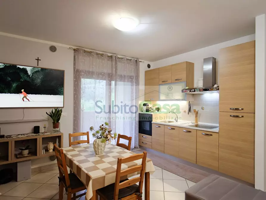 Immagine 1 di Appartamento in vendita  in Via Colle Dell'Ara 140 a Chieti