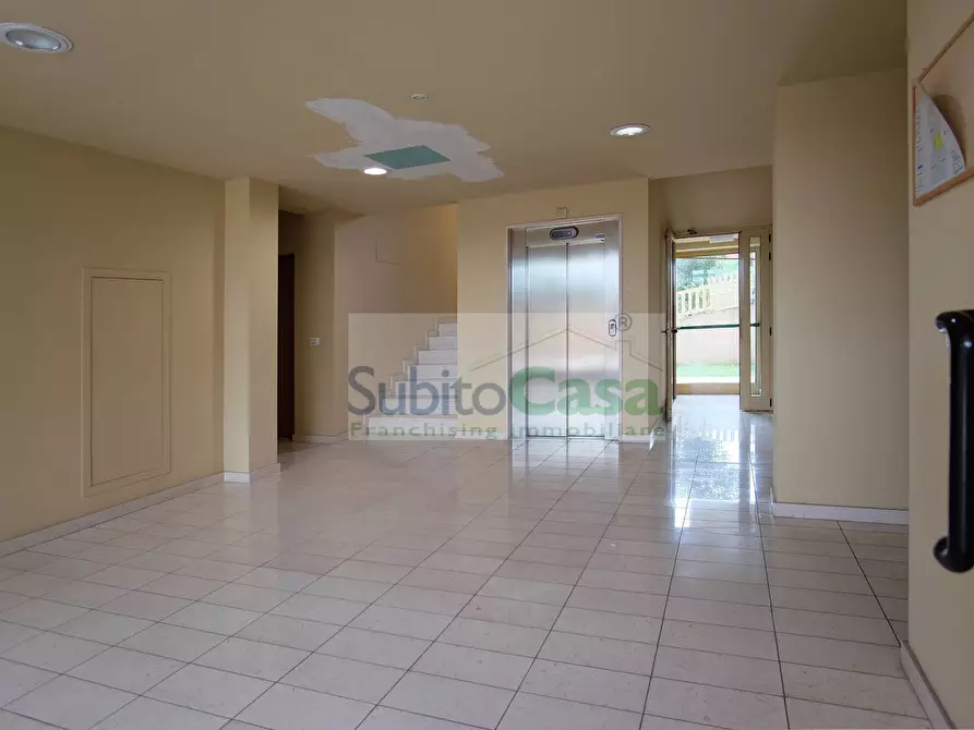 Immagine 30 di Appartamento in vendita  in Via Colle Dell'Ara 140 a Chieti