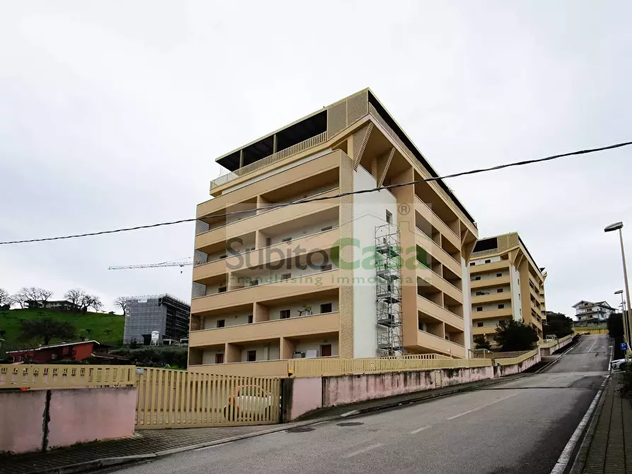 Immagine 35 di Appartamento in vendita  in Via Colle Dell'Ara 140 a Chieti