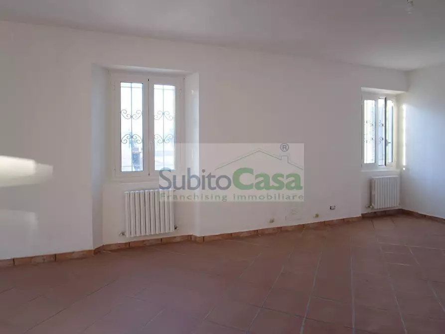 Immagine 5 di Locale commerciale in affitto  in Via Dei Vestini 114 a Chieti
