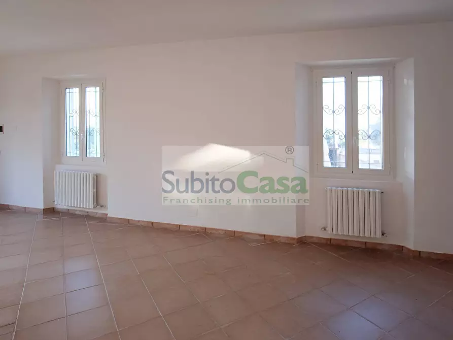 Immagine 6 di Locale commerciale in affitto  in Via Dei Vestini 114 a Chieti