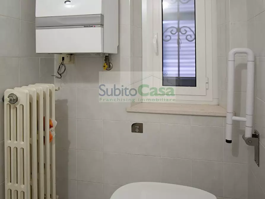 Immagine 14 di Locale commerciale in affitto  in Via Dei Vestini 114 a Chieti