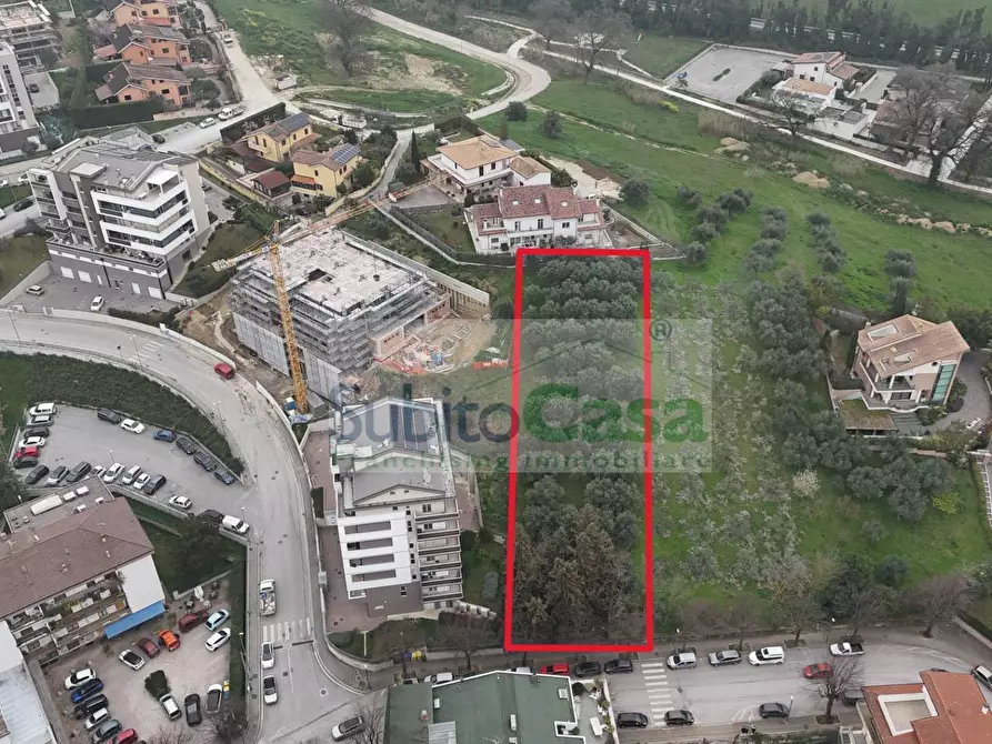 Immagine 2 di Terreno residenziale in vendita  in Via Bellini a Chieti