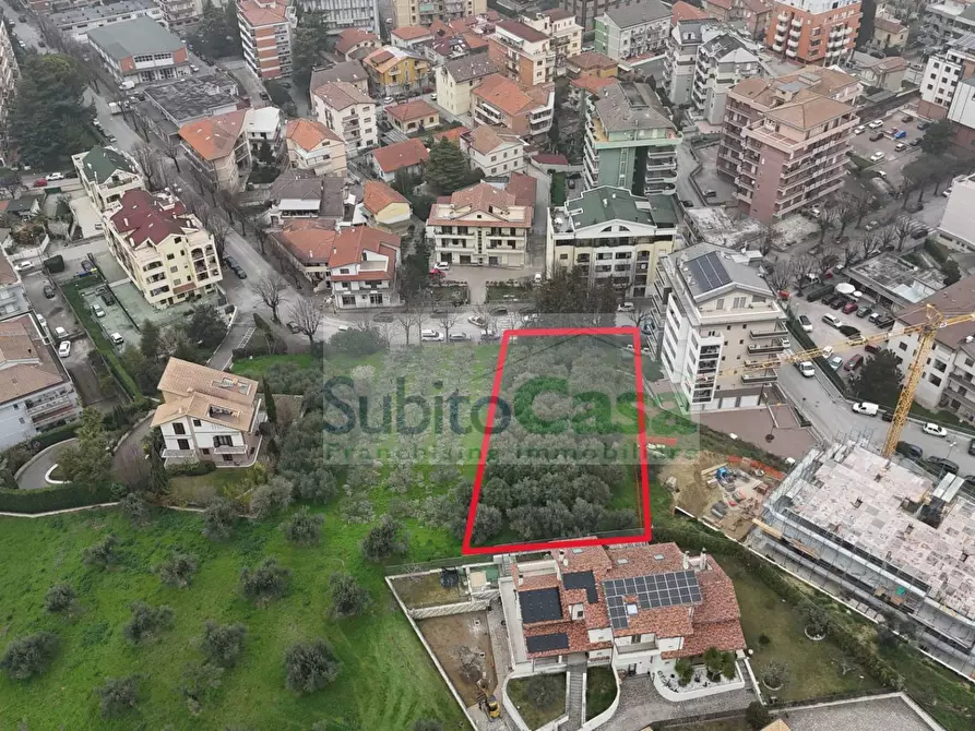 Immagine 3 di Terreno residenziale in vendita  in Via Bellini a Chieti
