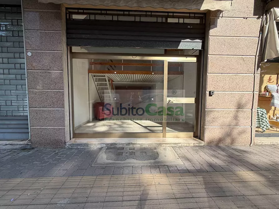 Immagine 1 di Locale commerciale in affitto  in via ortona a Chieti