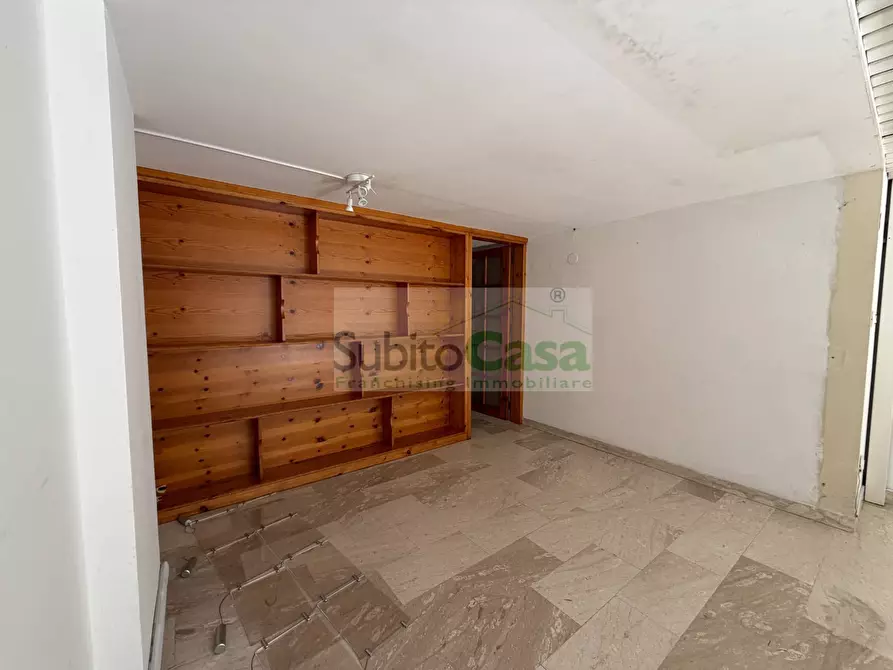 Immagine 13 di Locale commerciale in affitto  in via ortona a Chieti