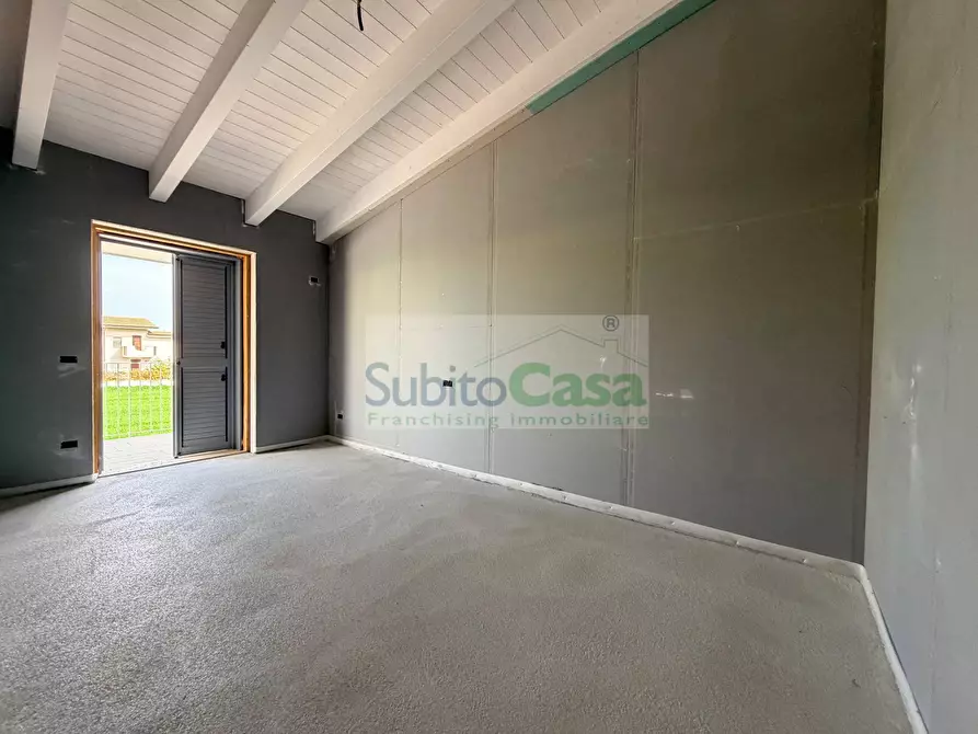 Immagine 23 di Villetta a schiera in vendita  in Via Degli Orti a Abbateggio