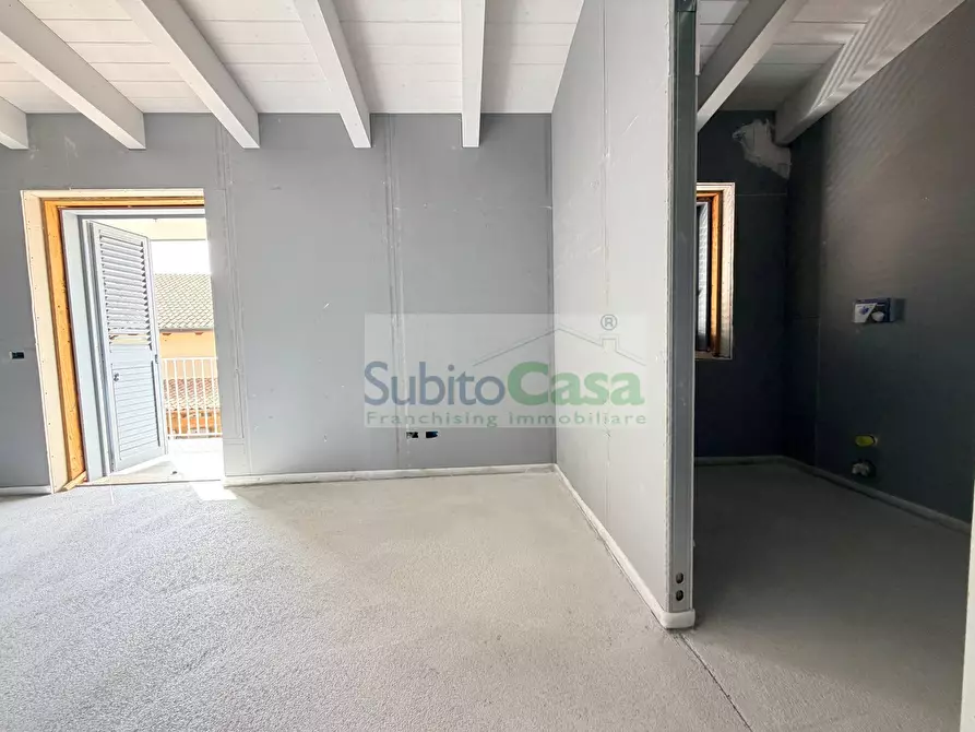 Immagine 25 di Villetta a schiera in vendita  in Via Degli Orti a Abbateggio