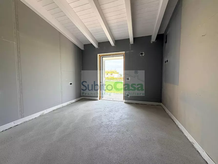 Immagine 27 di Villetta a schiera in vendita  in Via Degli Orti a Abbateggio