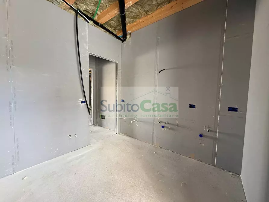 Immagine 29 di Villetta a schiera in vendita  in Via Degli Orti a Abbateggio