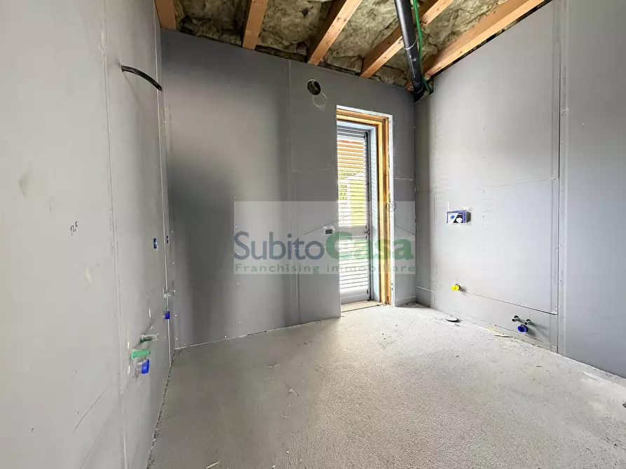 Immagine 30 di Villetta a schiera in vendita  in Via Degli Orti a Abbateggio