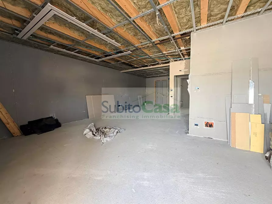 Immagine 32 di Villetta a schiera in vendita  in Via Degli Orti a Abbateggio