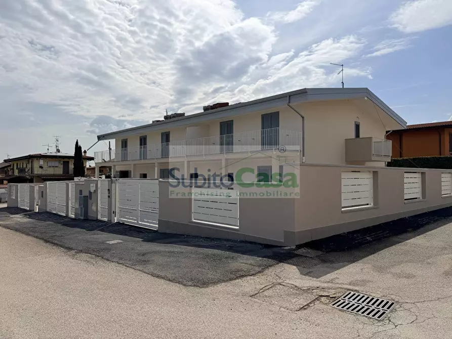 Immagine 36 di Villetta a schiera in vendita  in Via Degli Orti a Abbateggio