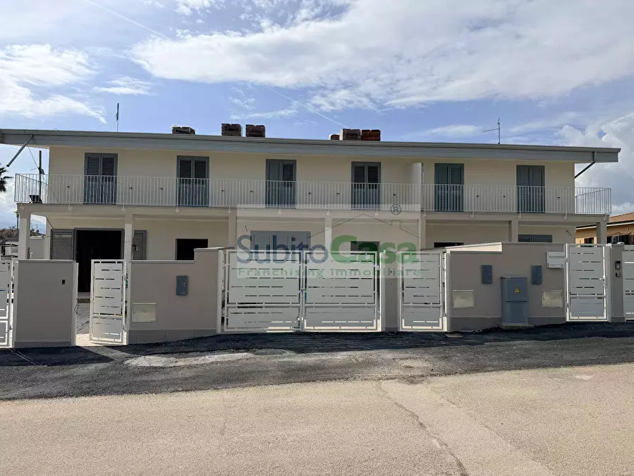 Immagine 37 di Villetta a schiera in vendita  in Via Degli Orti a Abbateggio