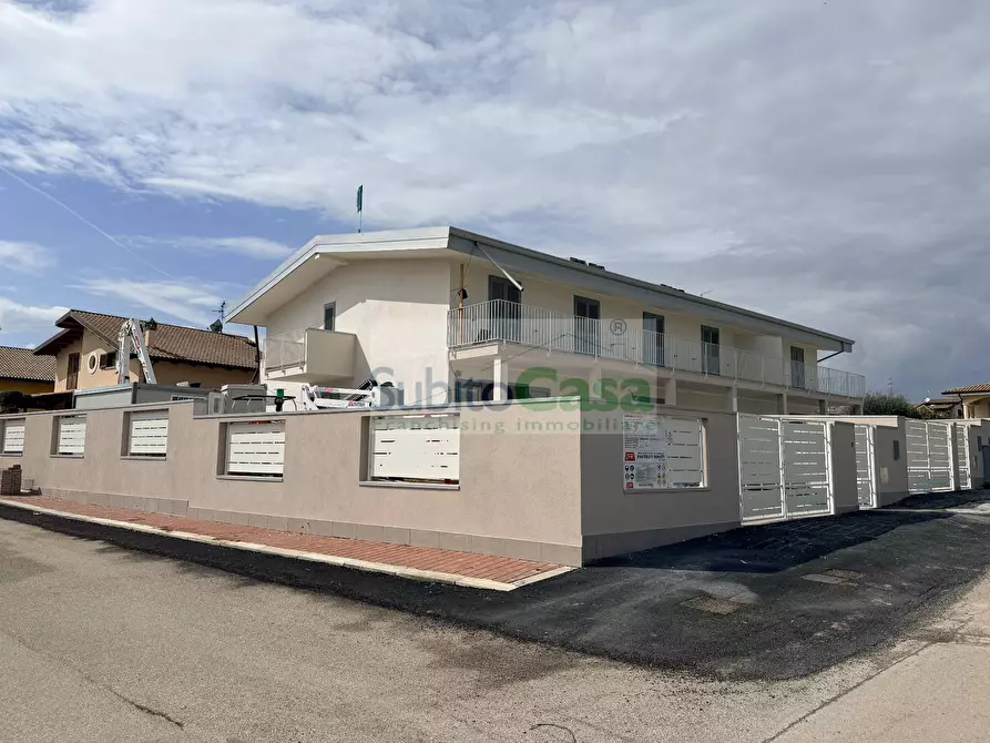 Immagine 39 di Villetta a schiera in vendita  in Via Degli Orti a Abbateggio